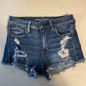 Used American Eagle Women’s size 10 Medium Destroy Wash Hi-Rise Shorties